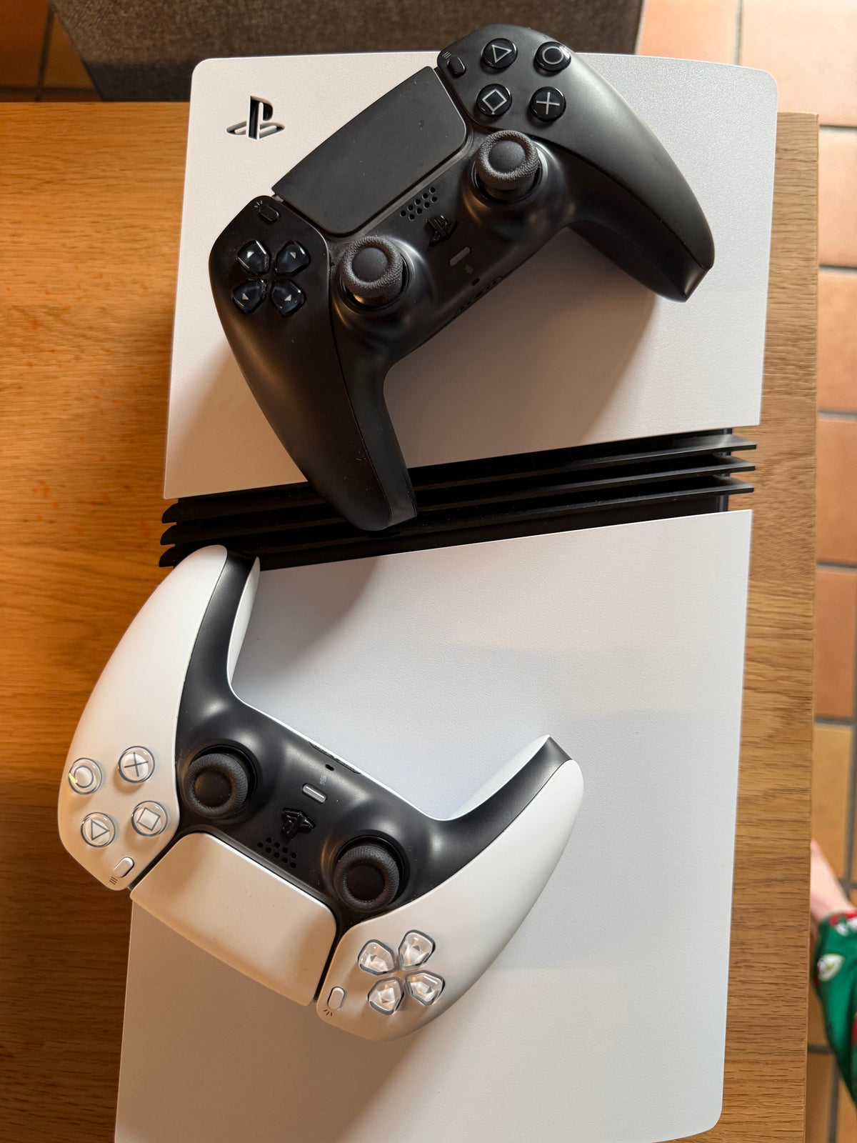 Pack Ultimate Gaming : Console PlayStation 5 Pro + Casque PS VR2 + Volant Logitech G29 + Accessoires Premium