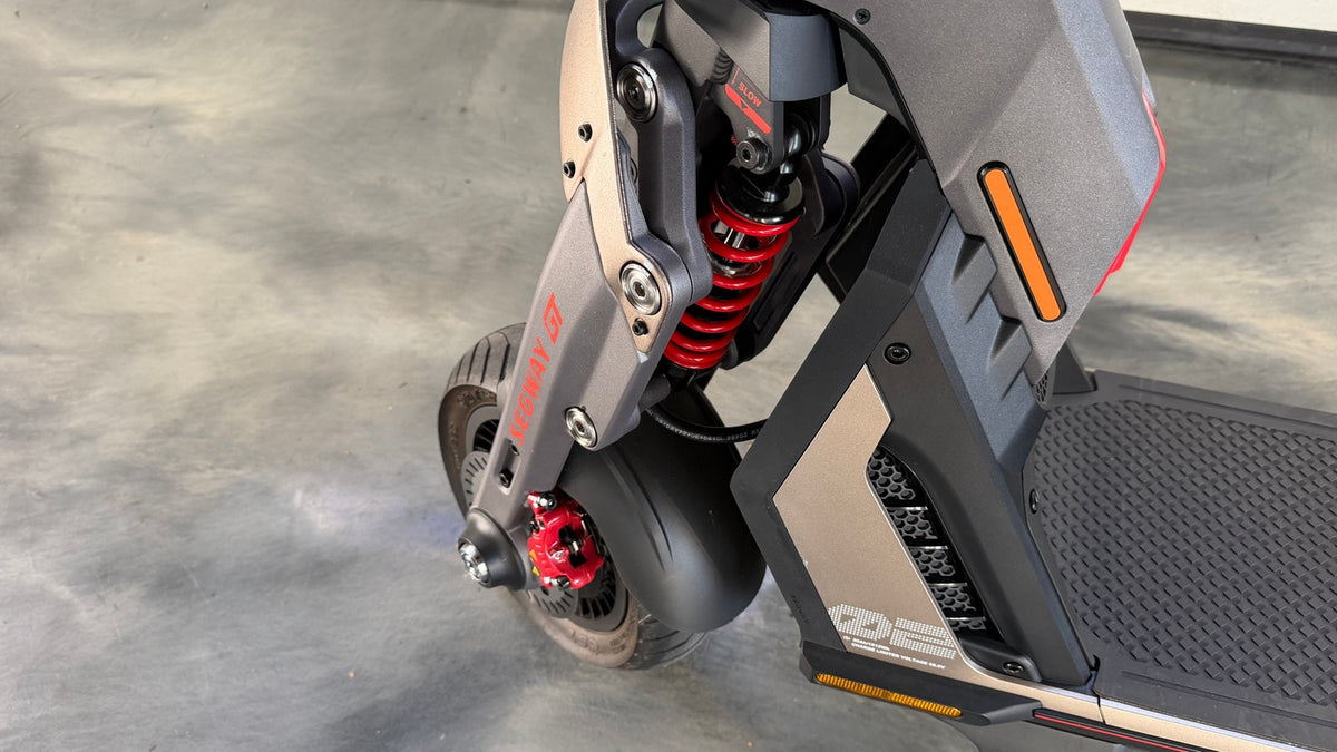 Trottinette électrique Segway Ninebot GT2P SuperScooter – Gris / Noir