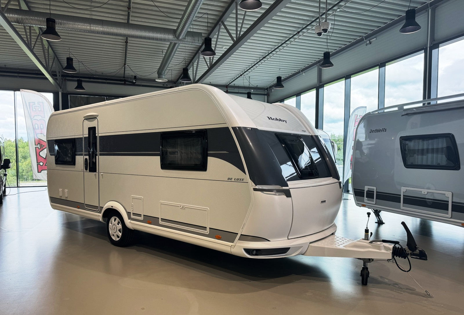 ESPLÉNDIDA CARAVANA HOBBY 515 UHL LUXURY (MODELO 2019)