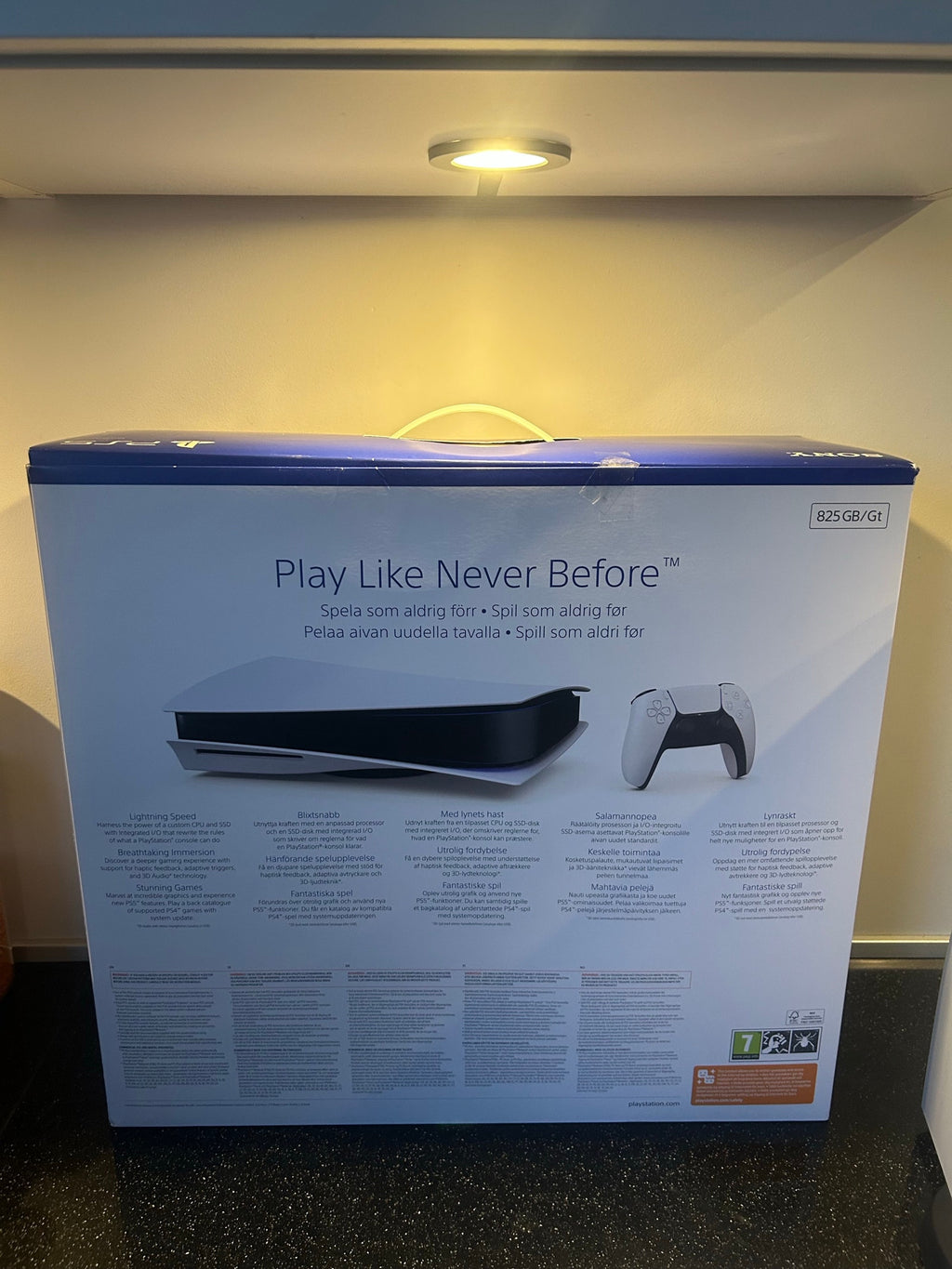 Pack Console Sony PlayStation 5 Standard (825 Go) – 2 Manettes DualSense + 3 Jeux Inclus