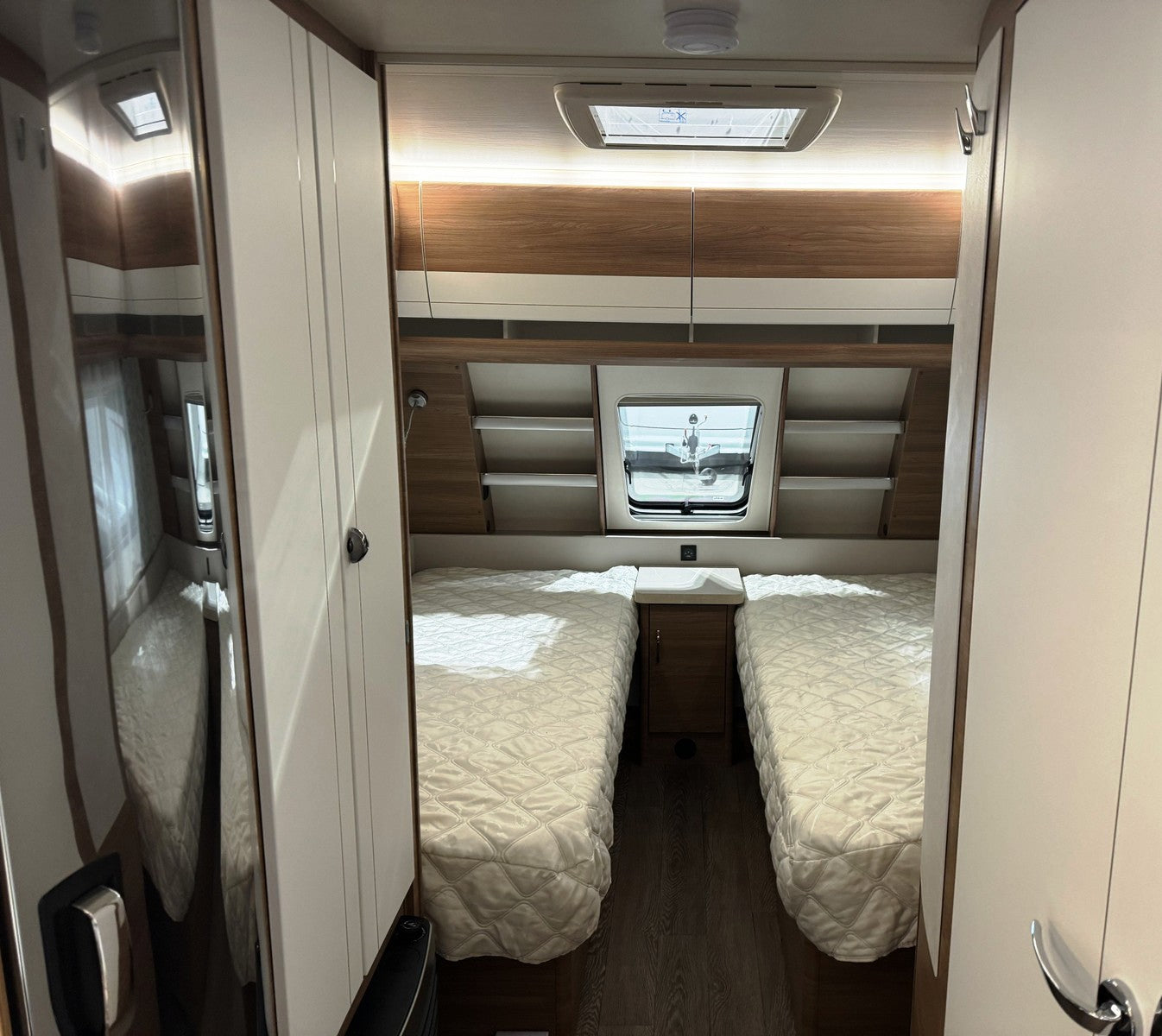 ESPLÉNDIDA CARAVANA HOBBY 515 UHL LUXURY (MODELO 2019)