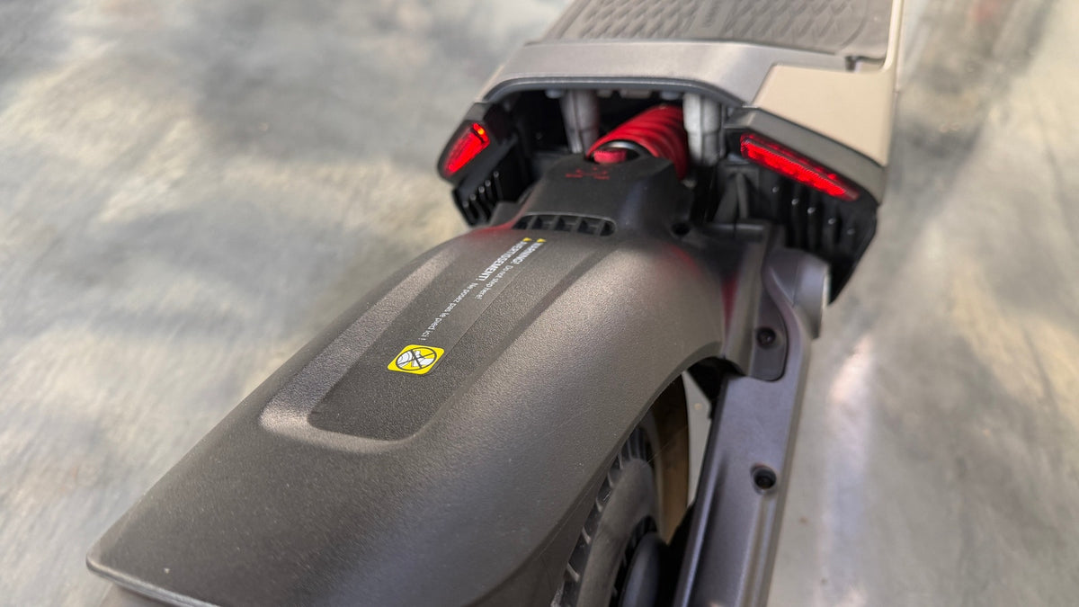 Trottinette électrique Segway Ninebot GT2P SuperScooter – Gris / Noir