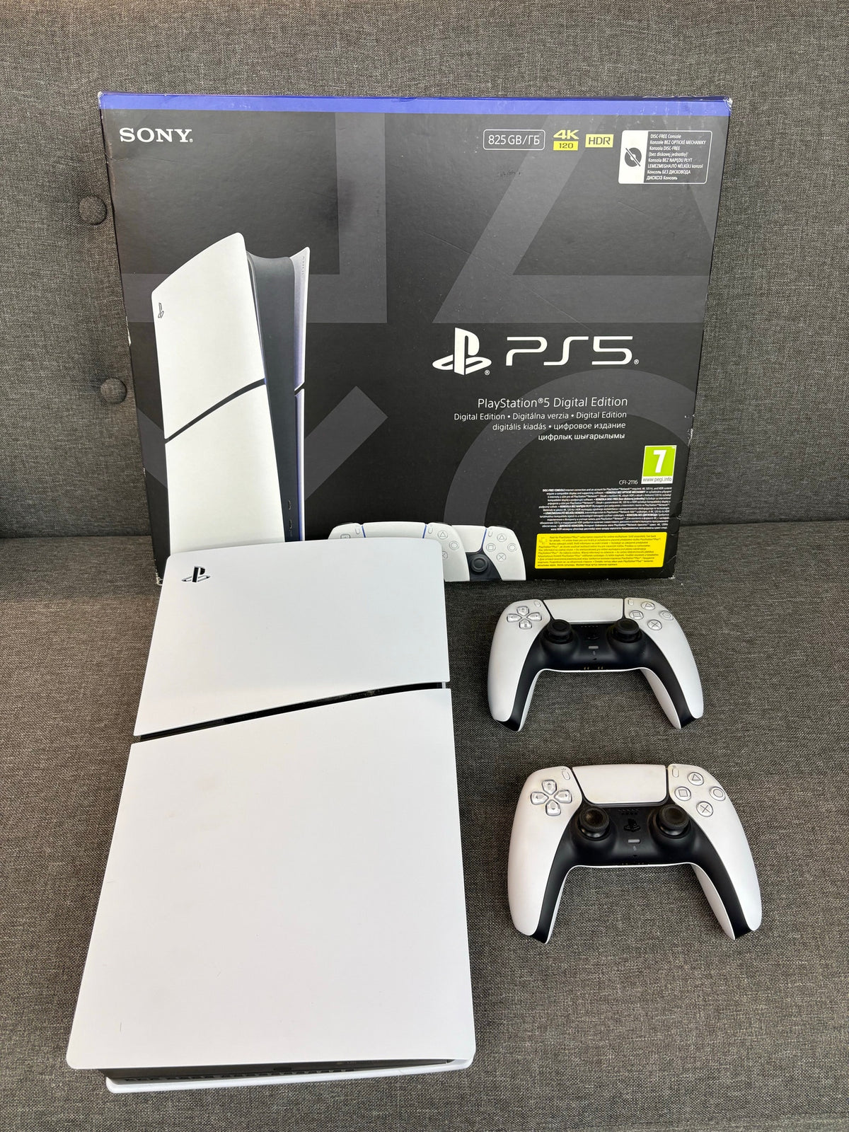 PlayStation 5 Slim Digital Edition - Avec 2 Manettes DualSense - Très Bon État