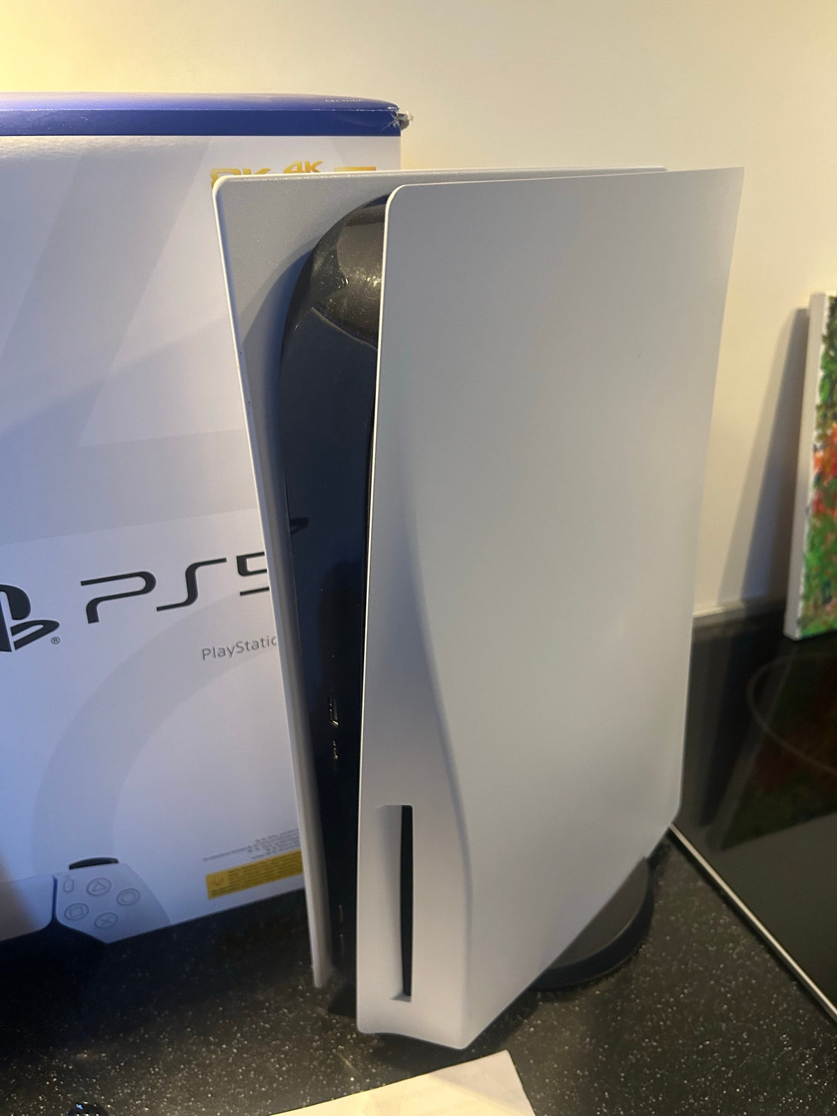 Pack Console Sony PlayStation 5 Standard (825 Go) – 2 Manettes DualSense + 3 Jeux Inclus