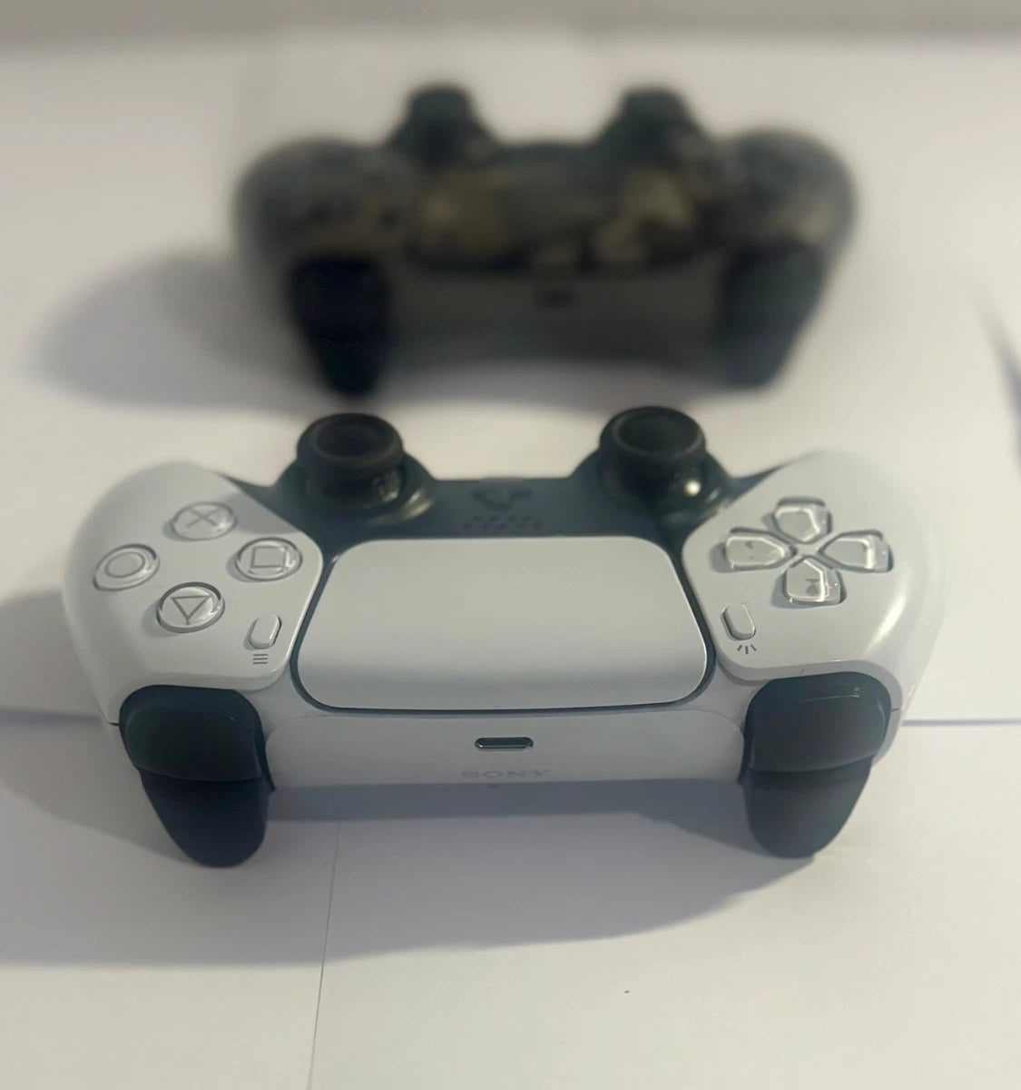 Pack PlayStation 5 Standard + 2 Manettes DualSense + SSD Lexar 2 To + 5 Jeux