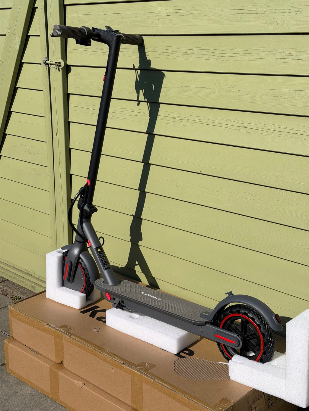 Trottinette électrique pliable 350 W – Pneus increvables & clignotants intégrés