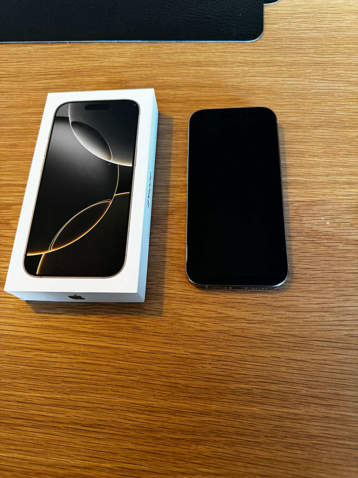 Apple iPhone 16 Pro 128 Go - Titane Naturel (Très Bon État)