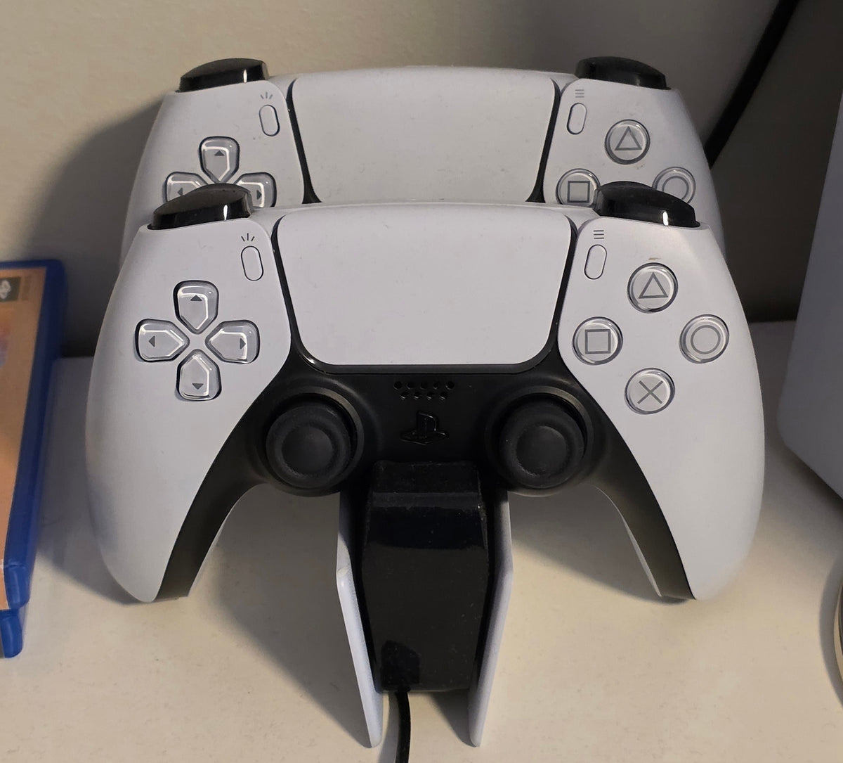 Pack PlayStation 5 (PS5) avec Lecteur de Disque + 2 Manettes DualSense + Station de Charge + Jeux Inclus