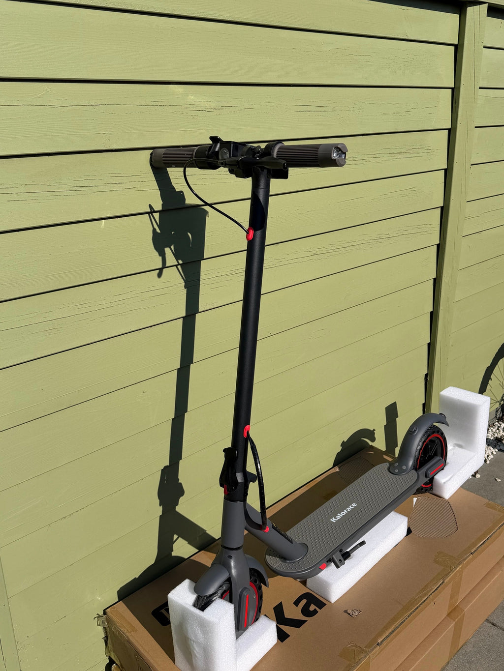 Trottinette électrique pliable 350 W – Pneus increvables & clignotants intégrés