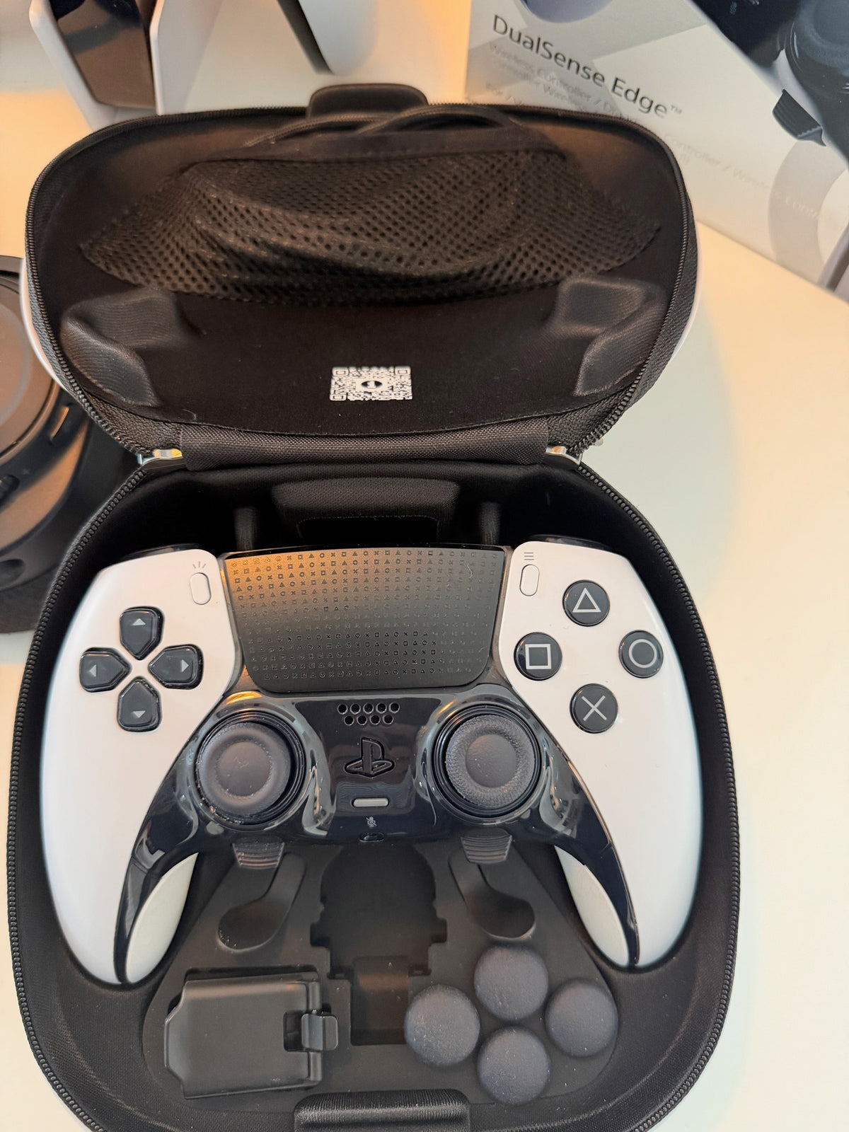 Pack Ultime Console Sony PlayStation 5 + Manette DualSense Edge + Casque SteelSeries + 2 Manettes + 6 Jeux