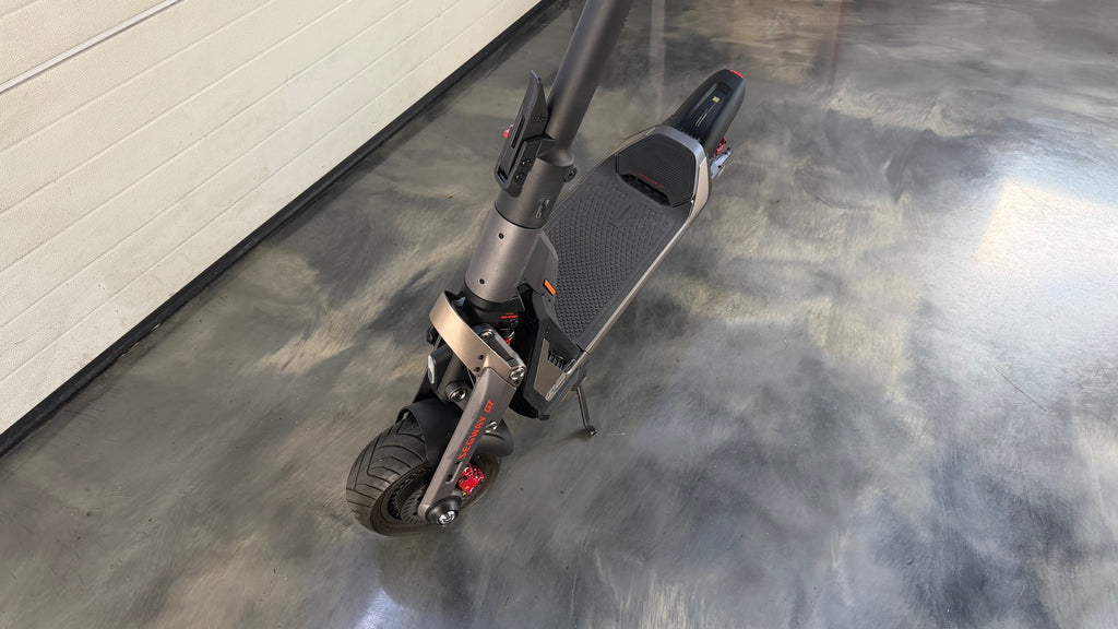 Trottinette électrique Segway Ninebot GT2P SuperScooter – Gris / Noir