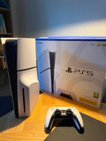 Console Sony PlayStation 5 (PS5) Slim avec Lecteur de Disque - 1 To - État Excellent / Comme Neuve