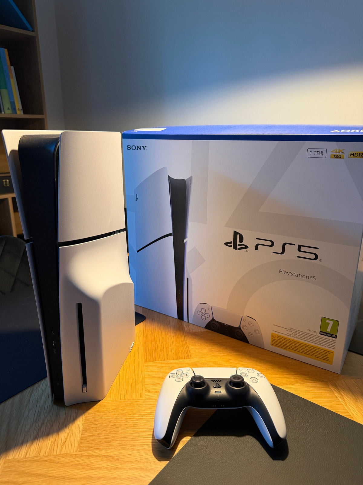 Console Sony PlayStation 5 (PS5) Slim avec Lecteur de Disque - 1 To - État Excellent / Comme Neuve