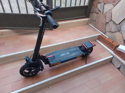 Trottinette Électrique Pliable Majestic Lewis Pro – Puissance, Confort & Pneus Tout-Terrain