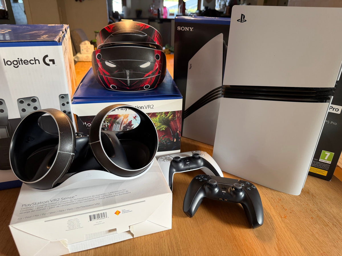 Pack Ultimate Gaming : Console PlayStation 5 Pro + Casque PS VR2 + Volant Logitech G29 + Accessoires Premium