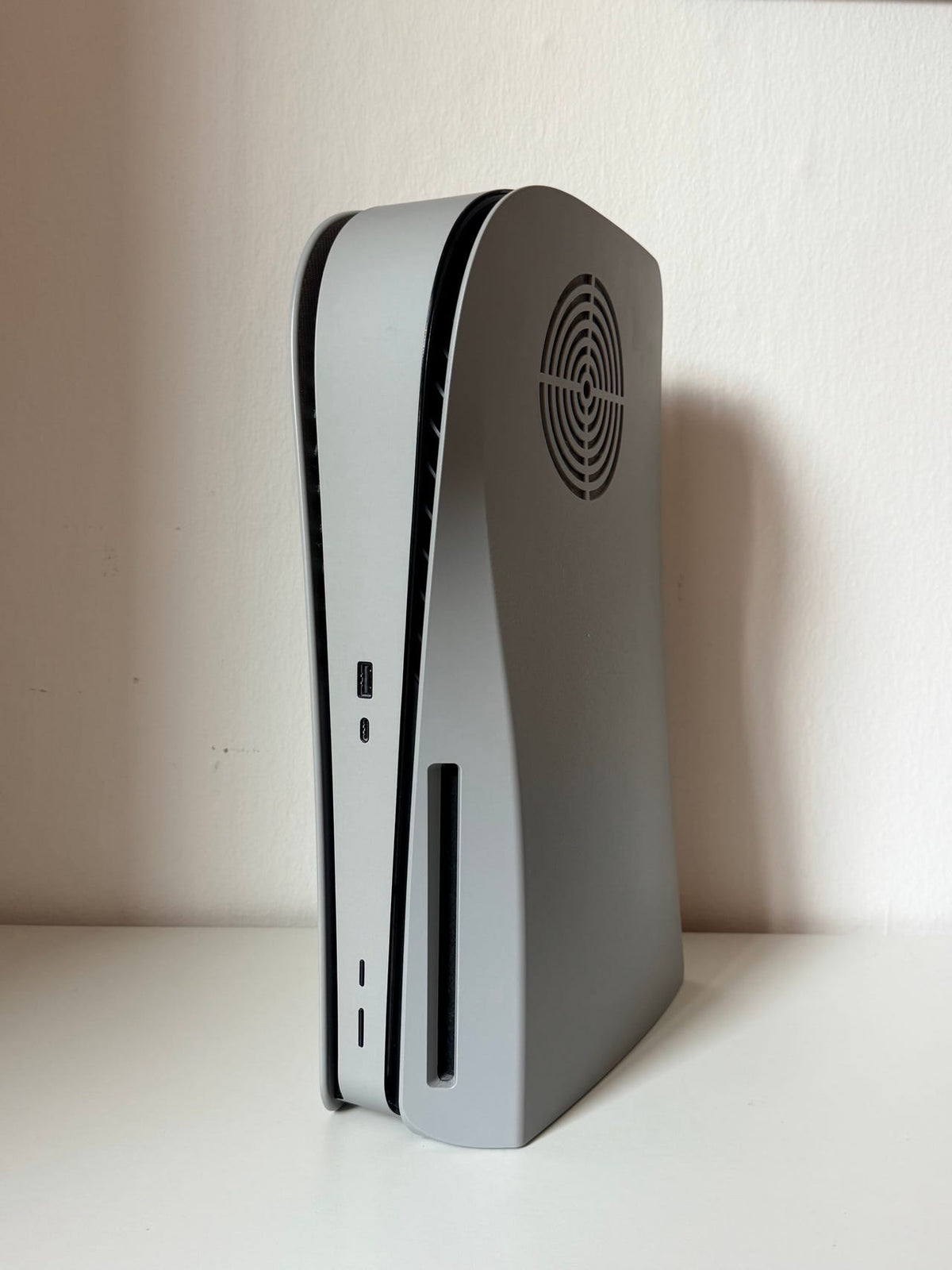 PlayStation 5 Disc Edition – Avec plaques personnalisées dbrand Darkplates