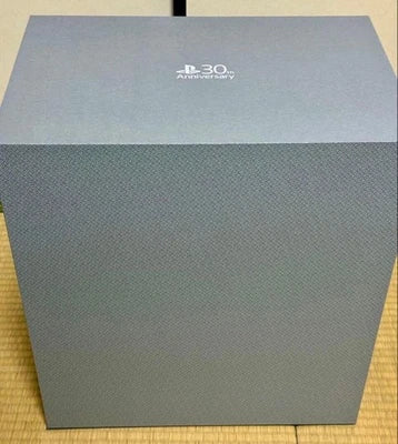 Sony PlayStation 5 Pro – Édition Limitée 30ème Anniversaire (Série Numérotée : 00300 / 12300)