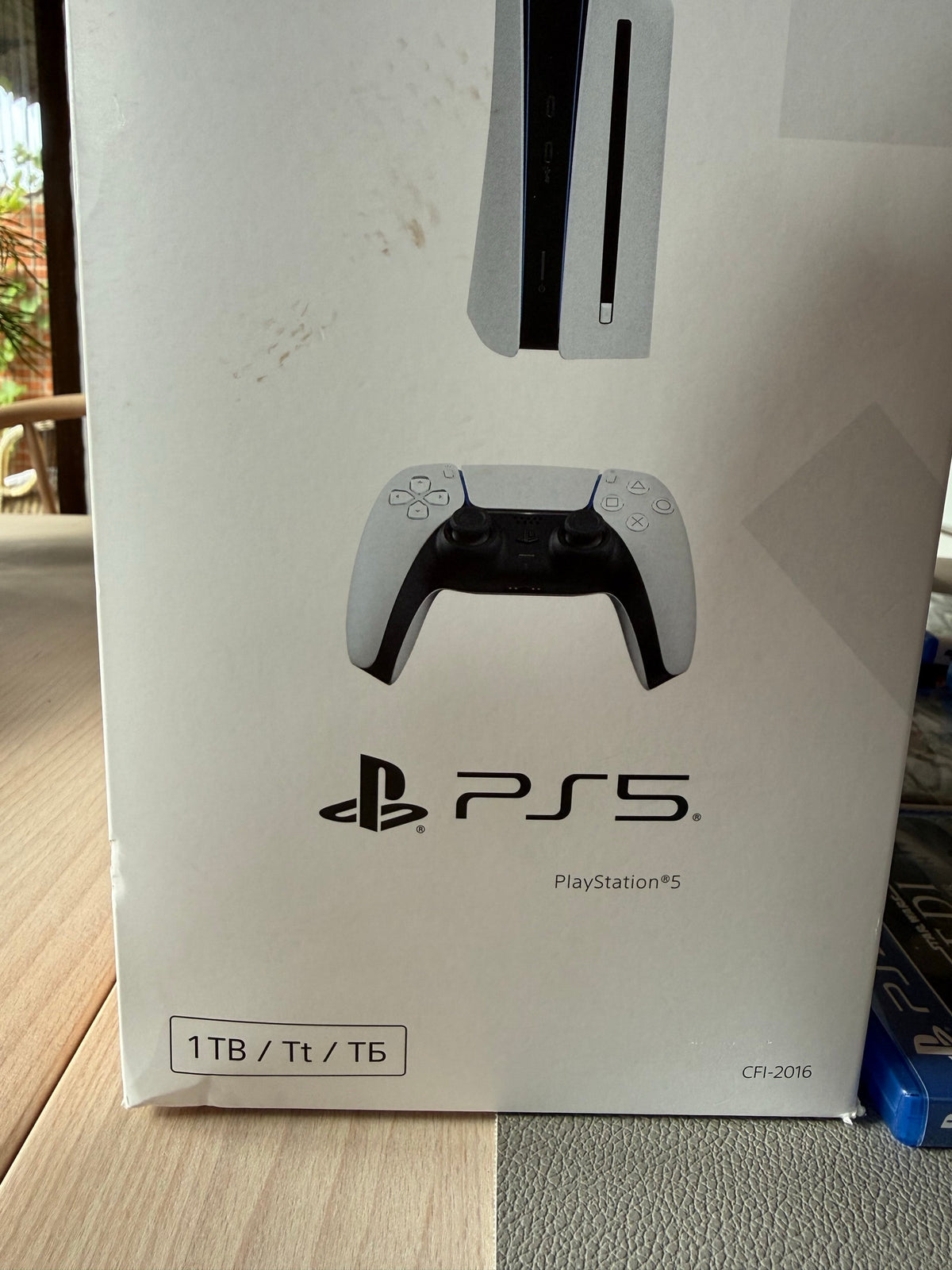 Pack Sony PlayStation 5 Slim 1 To - Console + Manette DualSense + Sélection de Jeux