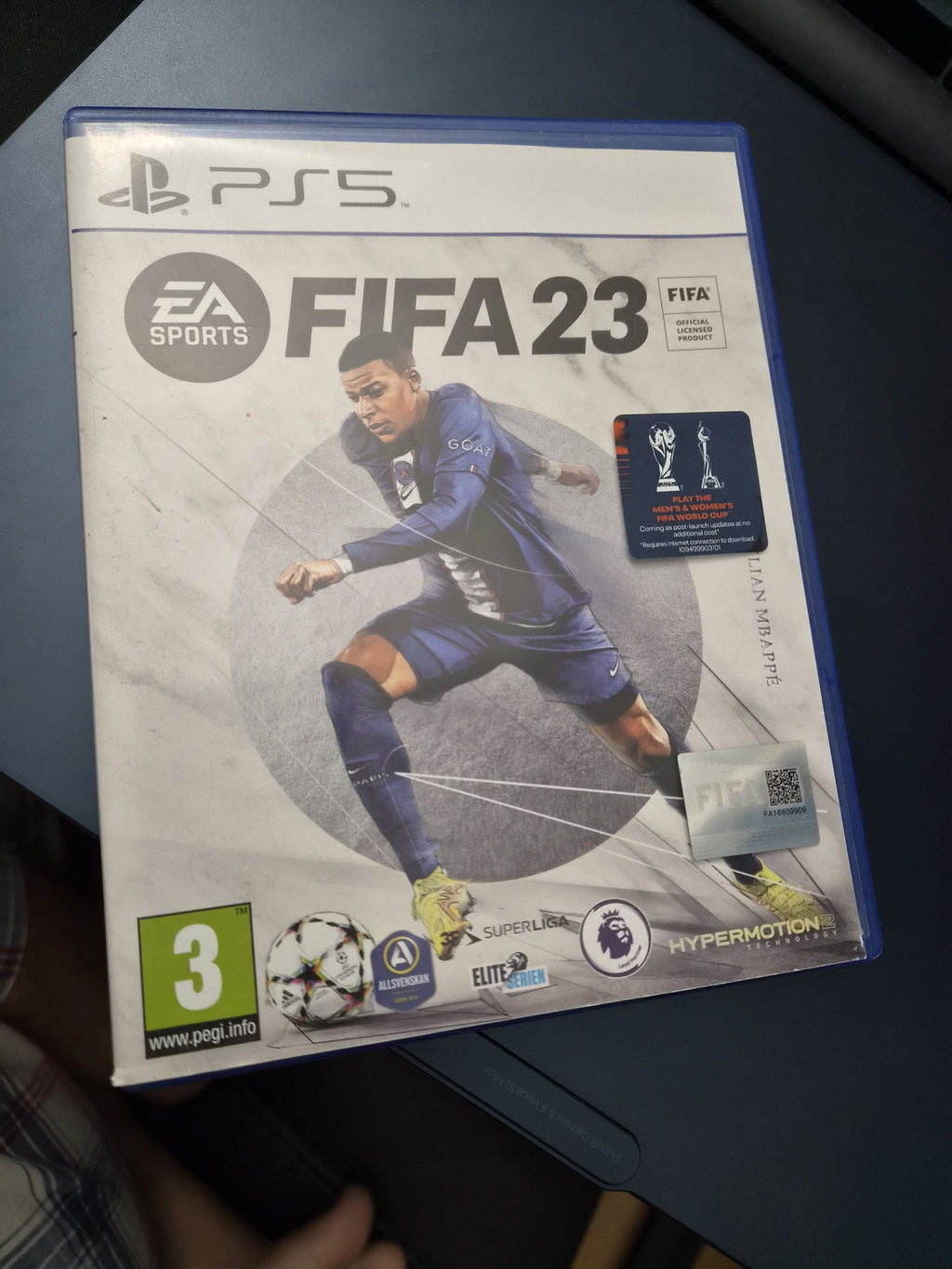 Pack Console Sony PlayStation 5 Pro (Édition Disque) + Manette DualSense + Jeu FIFA 23
