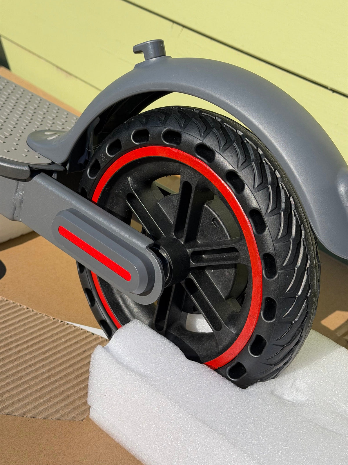 Trottinette électrique pliable 350 W – Pneus increvables & clignotants intégrés