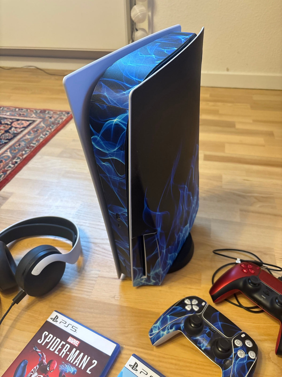 Pack Console PlayStation 5 (Édition Disque) Custom Flammes Bleues + Casque Pulse 3D + 2 Manettes DualSense + 2 Jeux PS5