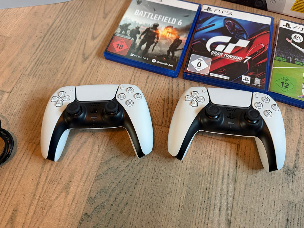 Console Sony PlayStation 5 Slim Édition avec lecteur de disque - 1 To - Comme neuve + 2 Manettes DualSense + 3 Jeux
