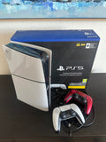 Pack Sony PlayStation®5 Digital Edition (Slim) 825 Go – Inclus 2 Manettes DualSense® (Blanche & Rouge)