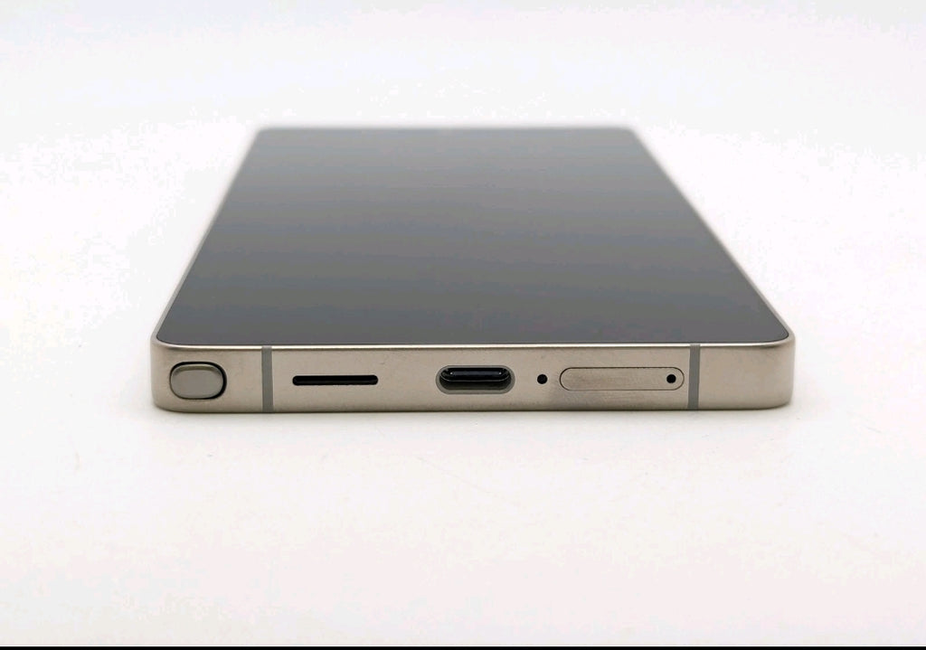 Samsung Galaxy S25 Ultra 256GB – Titanium Gray (État Neuf)