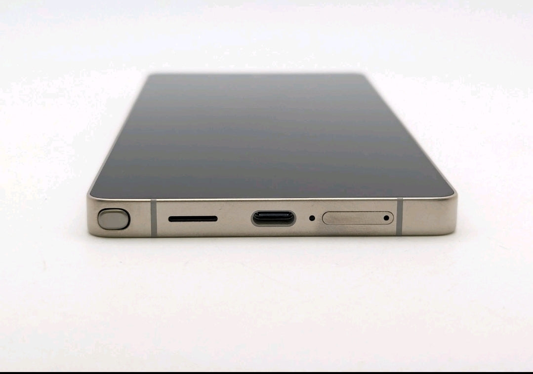 Samsung Galaxy S25 Ultra 256GB – Titanium Gray (État Neuf)