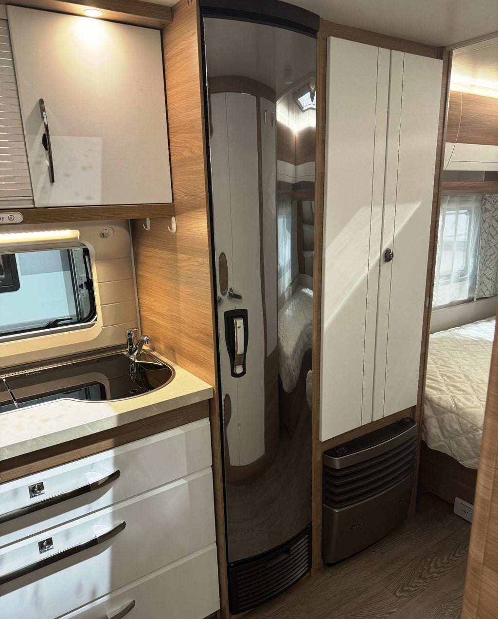 ESPLÉNDIDA CARAVANA HOBBY 515 UHL LUXURY (MODELO 2019)