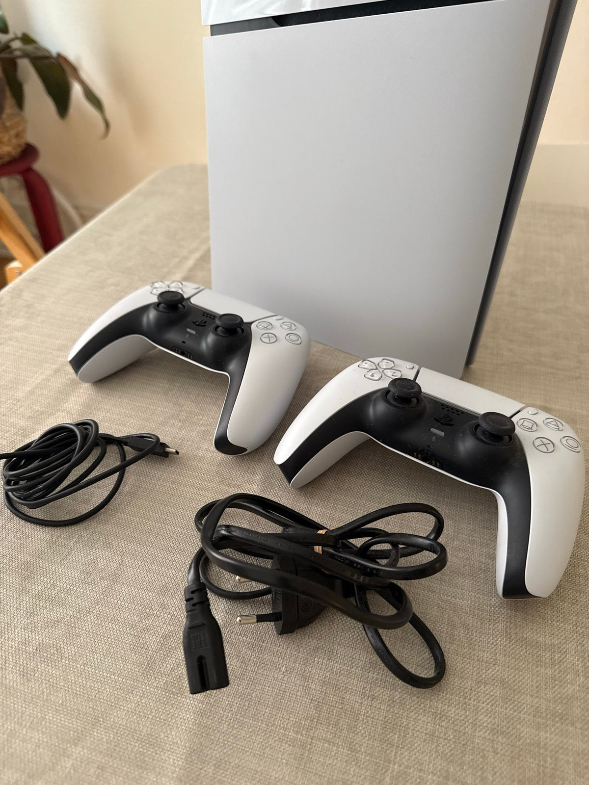 Sony PlayStation 5 Slim Édition Numérique + 2 manettes DualSense – Occasion certifiée