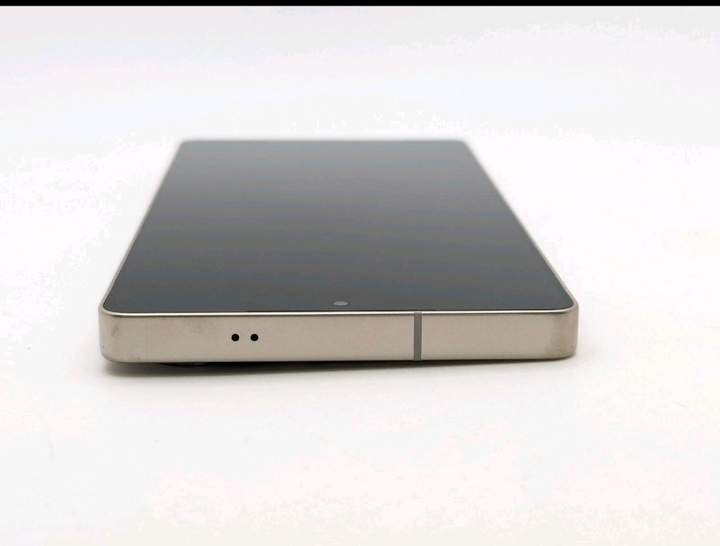 Samsung Galaxy S25 Ultra 256GB – Titanium Gray (État Neuf)