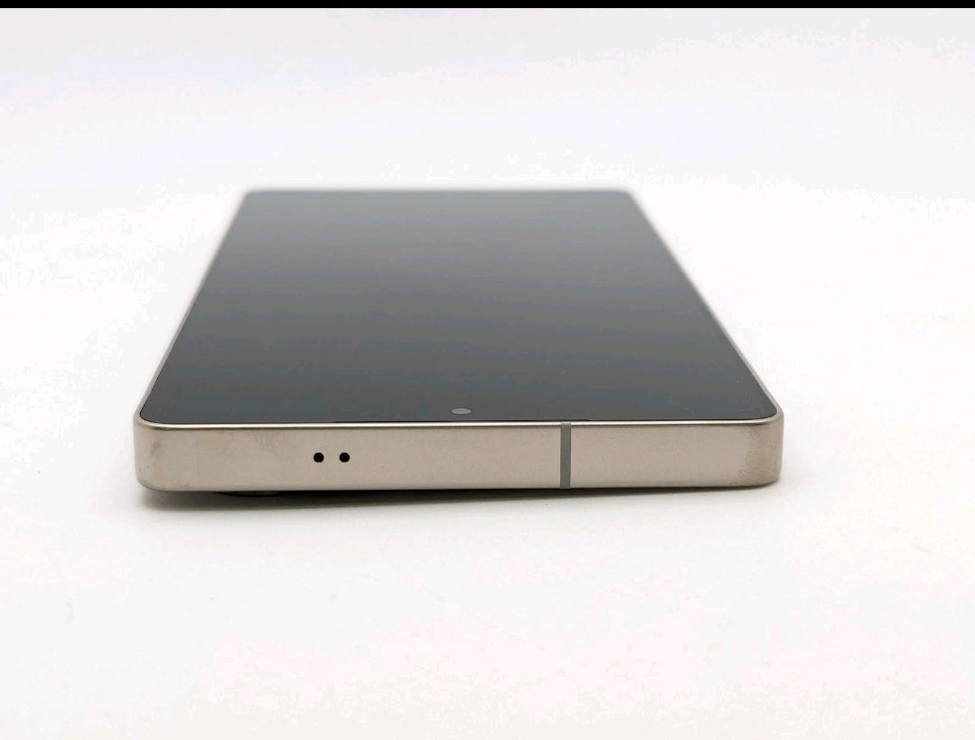 Samsung Galaxy S25 Ultra 256GB – Titanium Gray (État Neuf)