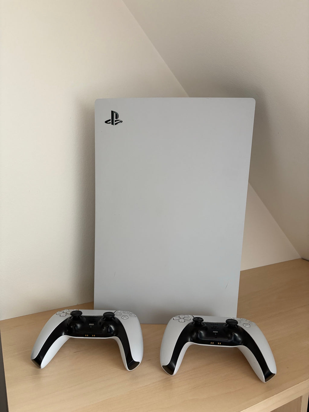 Pack PlayStation 5 Édition Digitale (Occasion) + 2 Manettes DualSense - Livraison Gratuite
