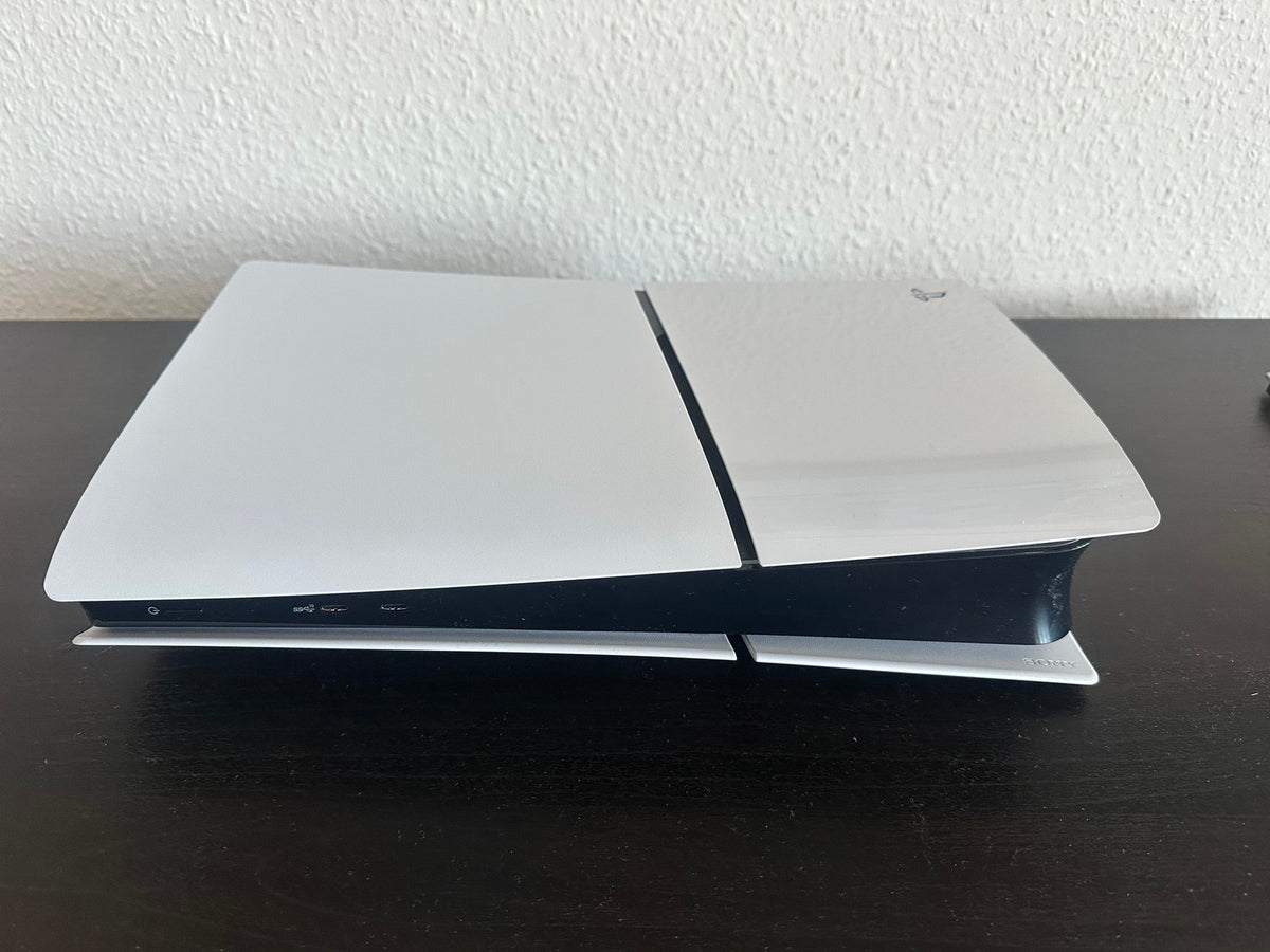 Pack Sony PlayStation®5 Digital Edition (Slim) 825 Go – Inclus 2 Manettes DualSense® (Blanche & Rouge)