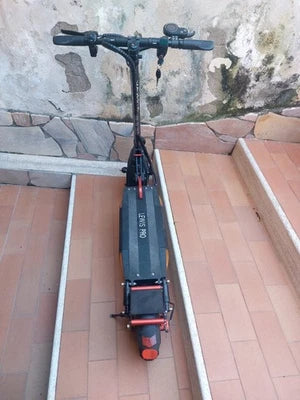 Trottinette Électrique Pliable Majestic Lewis Pro – Puissance, Confort & Pneus Tout-Terrain