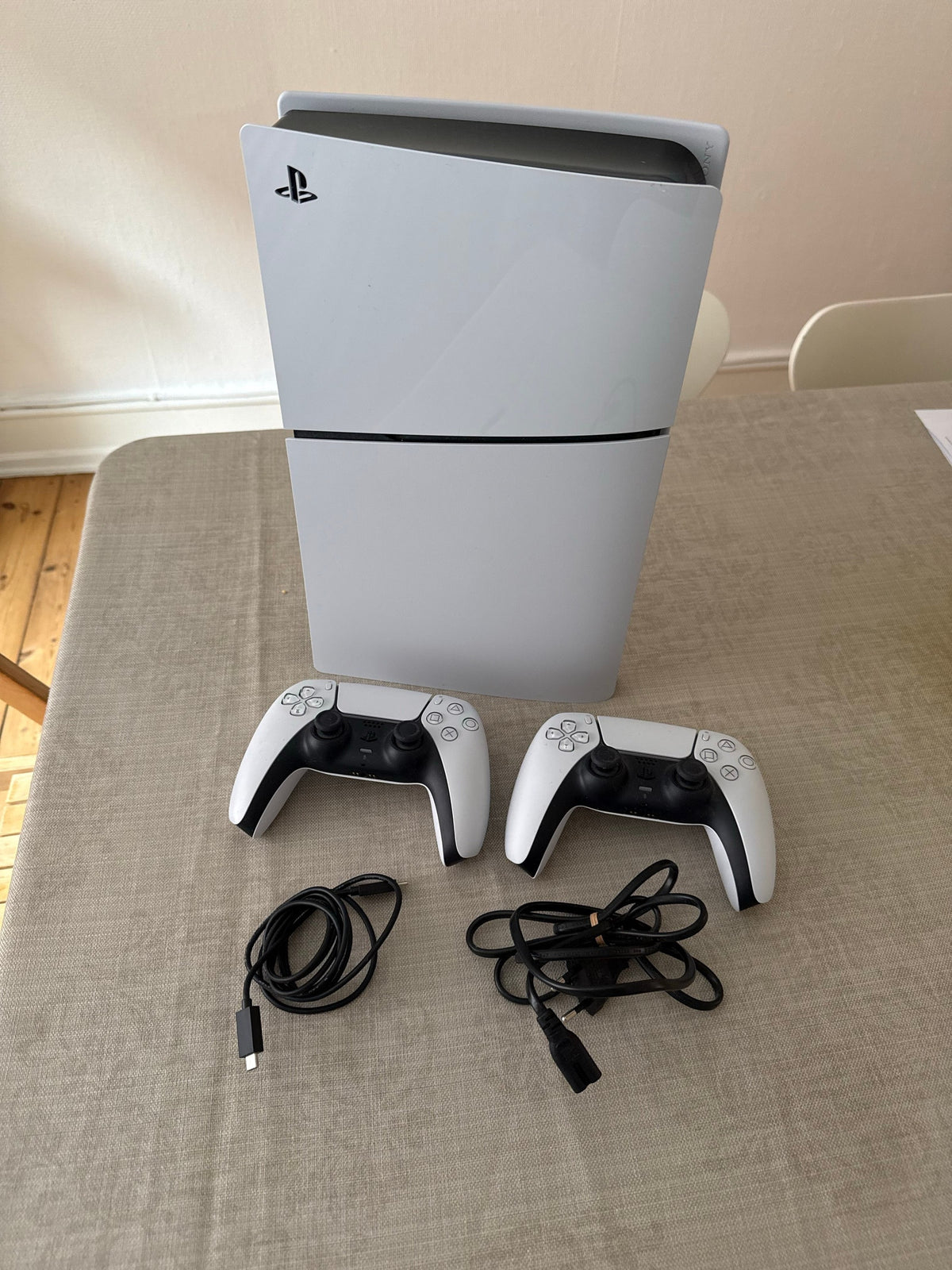Sony PlayStation 5 Slim Édition Numérique + 2 manettes DualSense – Occasion certifiée