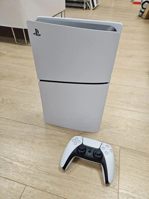 PLAYSTATION 5 SLIM (ÉDITION STANDARD) — 1 TO / Occasion
