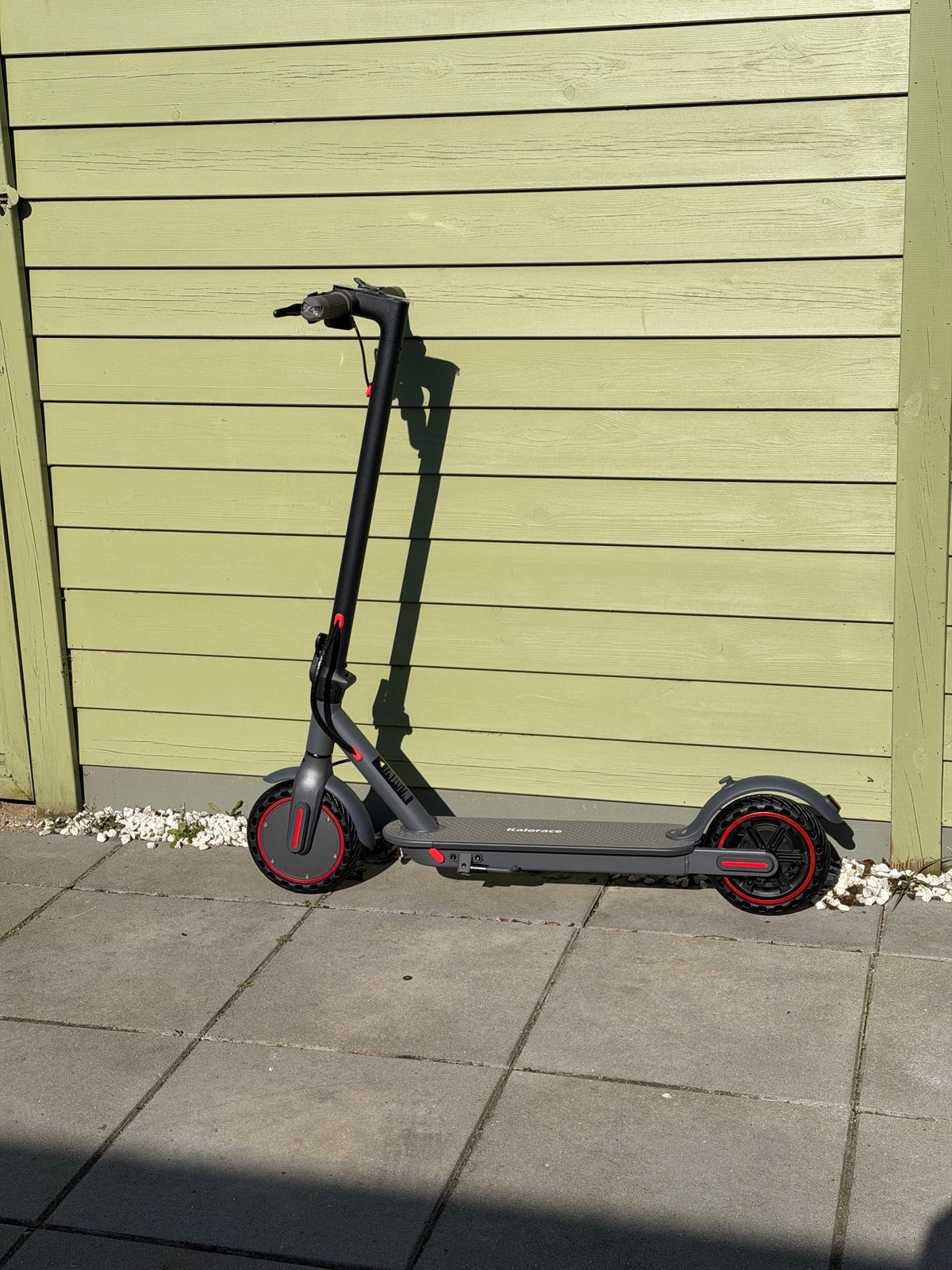 Trottinette électrique pliable 350 W – Pneus increvables & clignotants intégrés