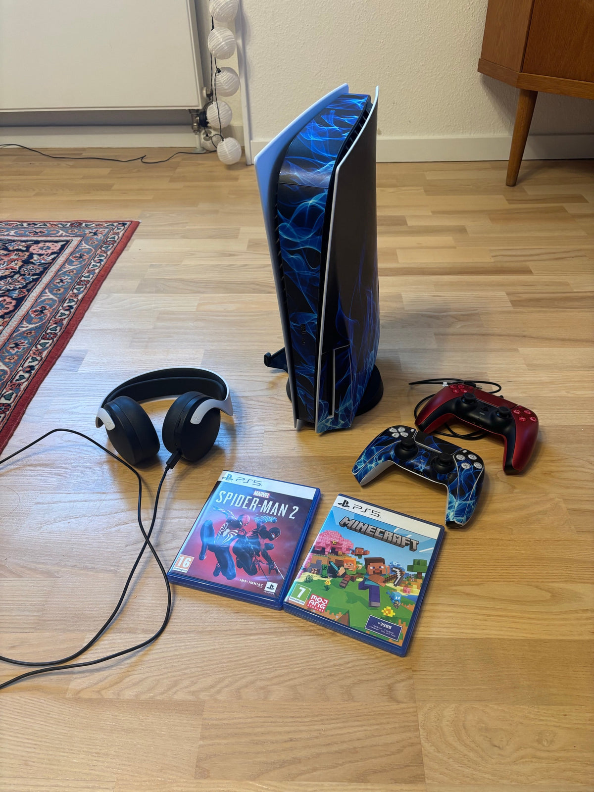 Pack Console PlayStation 5 (Édition Disque) Custom Flammes Bleues + Casque Pulse 3D + 2 Manettes DualSense + 2 Jeux PS5