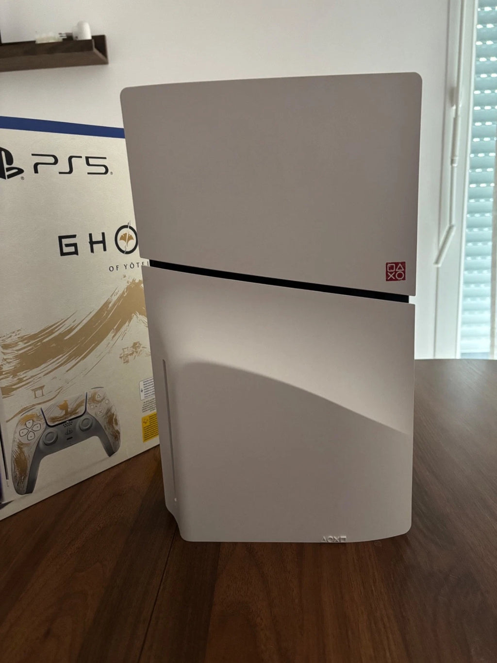 PlayStation 5 Slim 1 To Édition Limitée Gold Ghost of Yōtei™ – Avec Lecteur de Disque & Manette DualSense Assortie