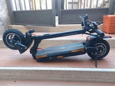 Trottinette Électrique Pliable Majestic Lewis Pro – Puissance, Confort & Pneus Tout-Terrain