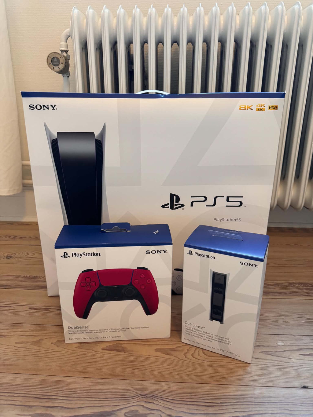 Pack Console PlayStation 5 (Édition Standard avec Lecteur de Disque) + 2 Manettes DualSense + Station de Charge + 7 Jeux