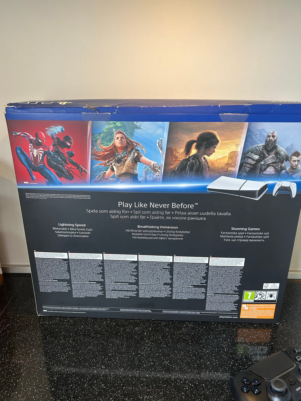 Sony PlayStation 5 Édition Numérique (1 To) – État Neuf + 2 Manettes