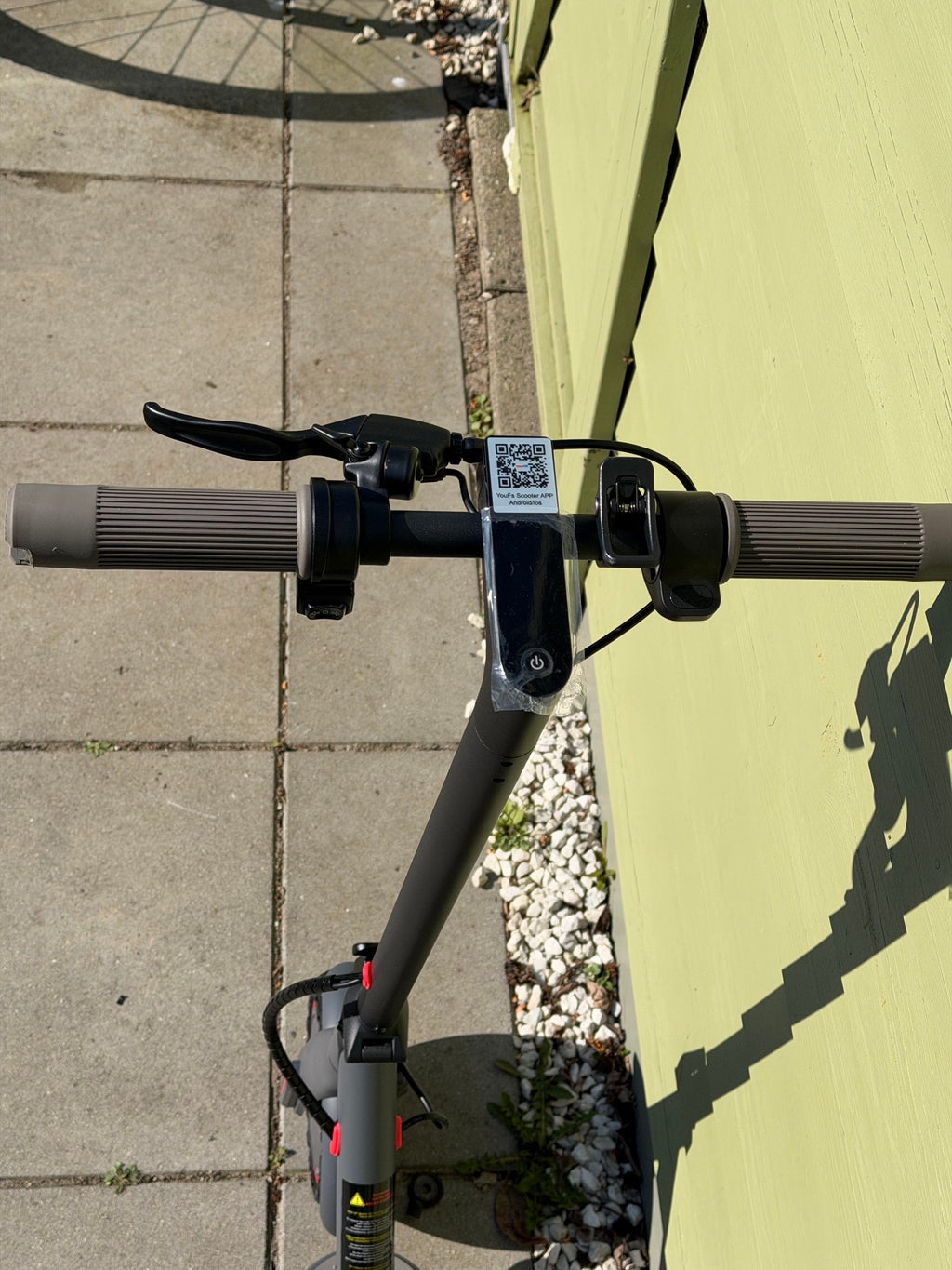 Trottinette électrique pliable 350 W – Pneus increvables & clignotants intégrés