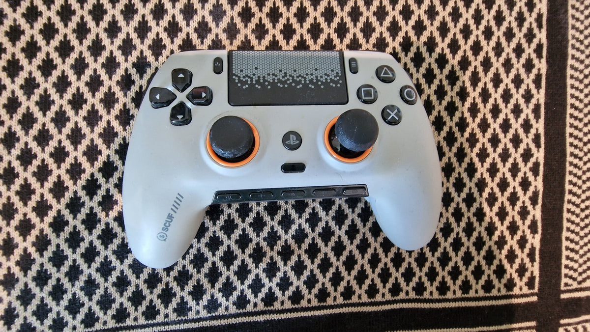 Pack PlayStation 5 Pro + Manette SCUF Reflex avec Étui et Accessoires – Édition Performance