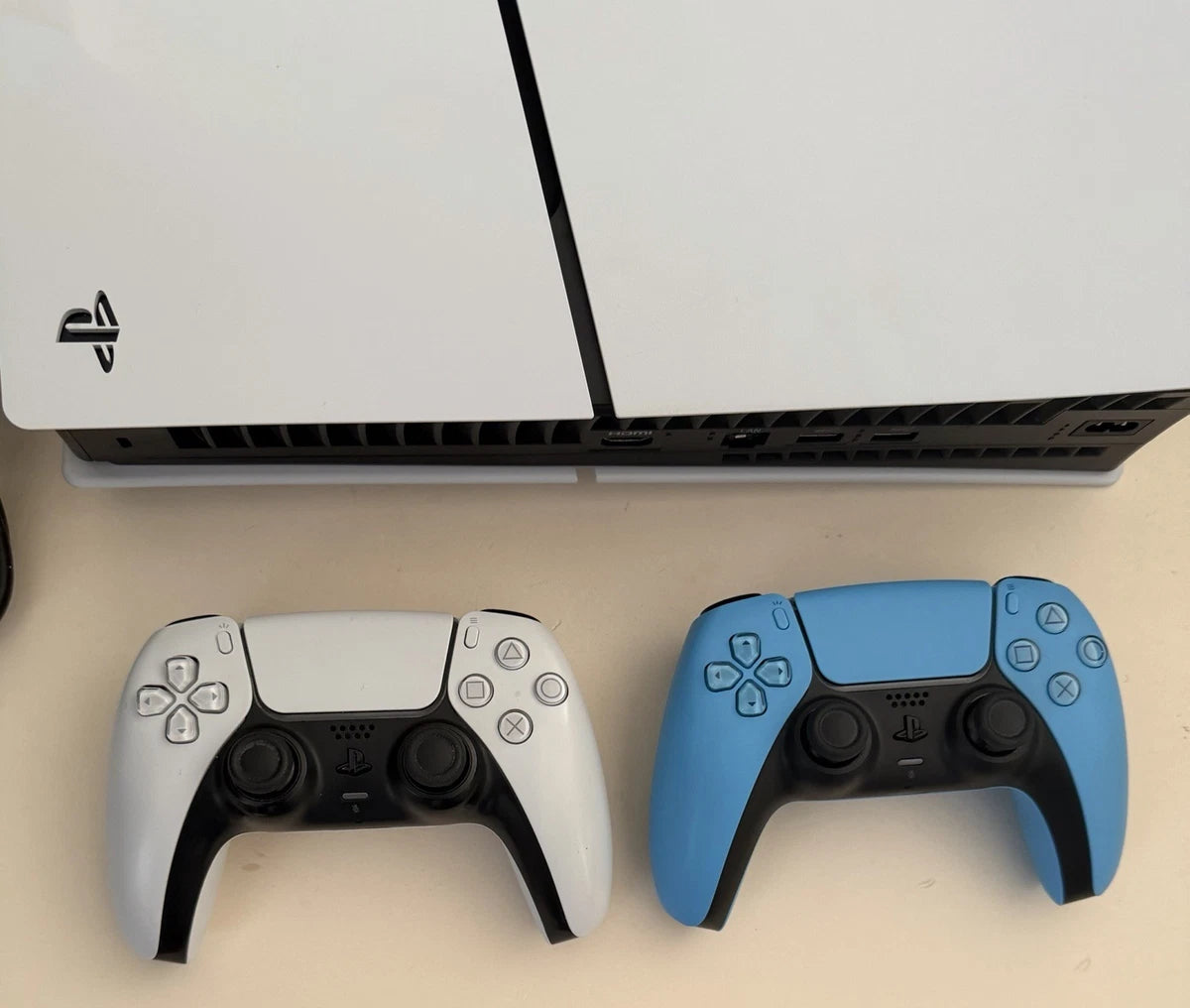 Pack PlayStation 5 Slim Digital Edition (1 To) + 2 Manettes DualSense