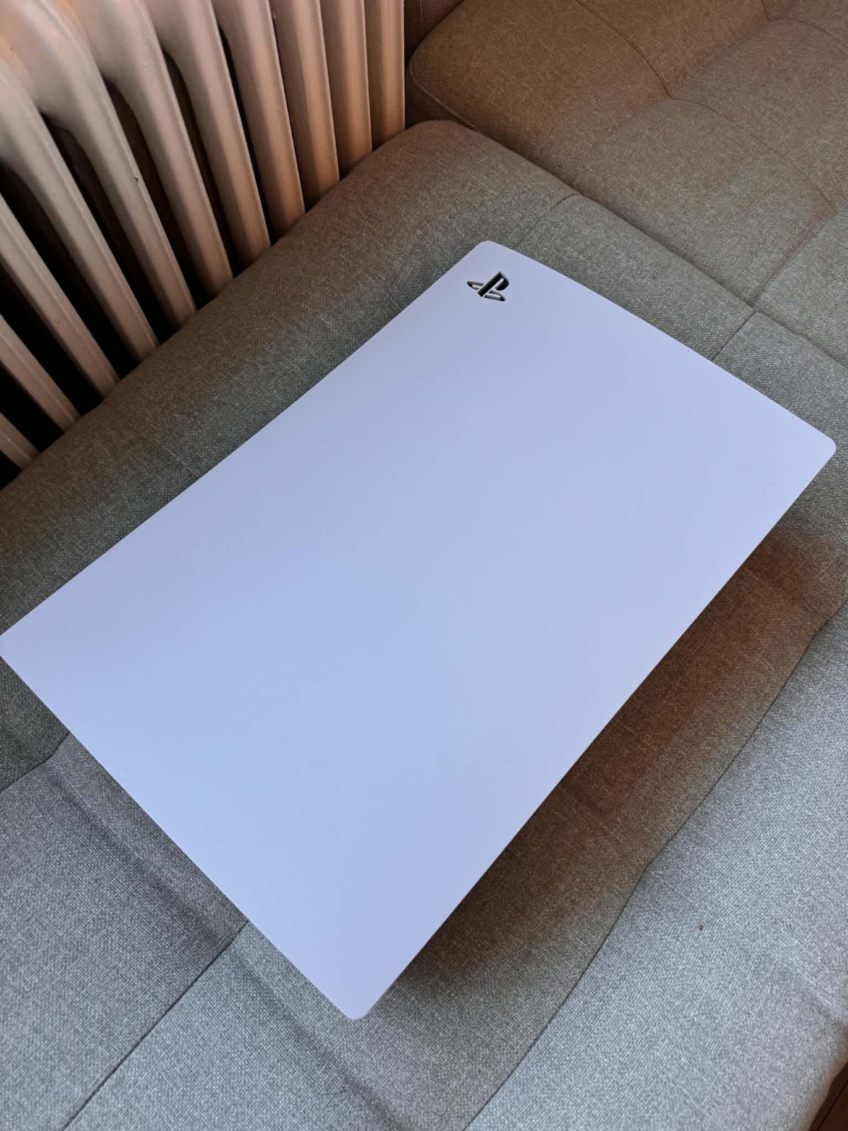 Pack Console PlayStation 5 (Édition Standard avec Lecteur de Disque) + 2 Manettes DualSense + Station de Charge + 7 Jeux