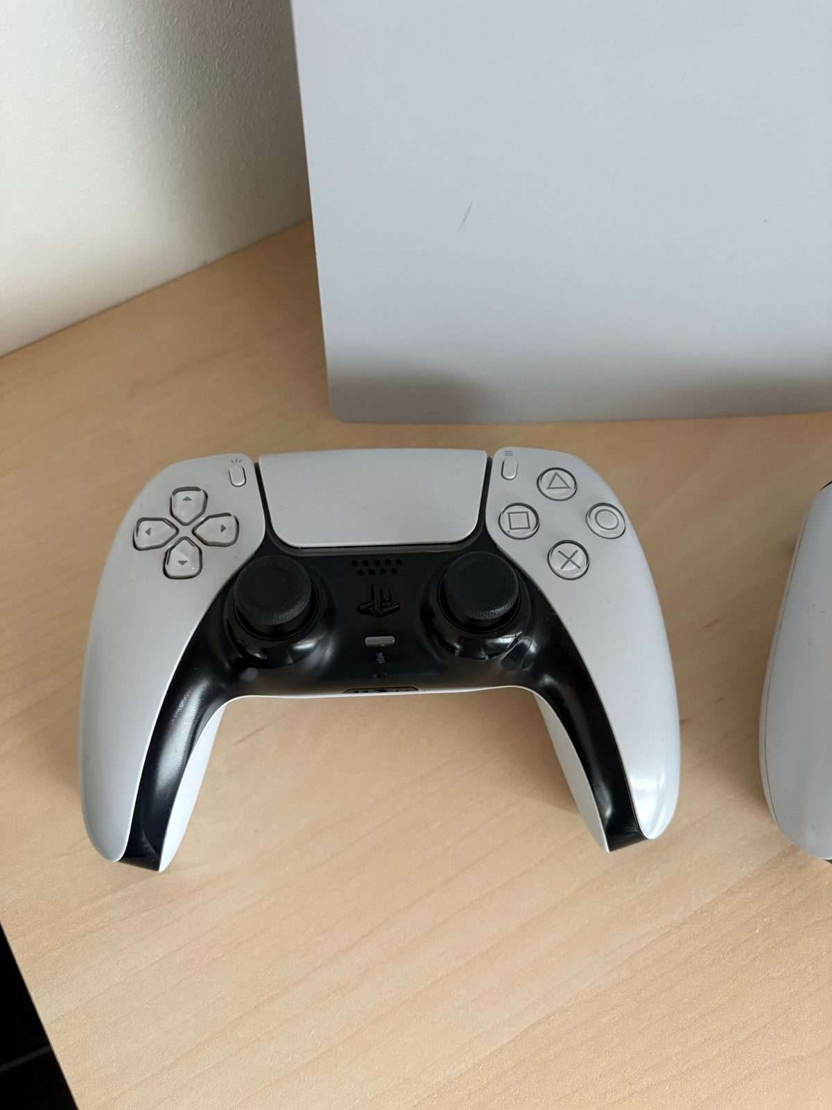 Pack PlayStation 5 Édition Digitale (Occasion) + 2 Manettes DualSense - Livraison Gratuite