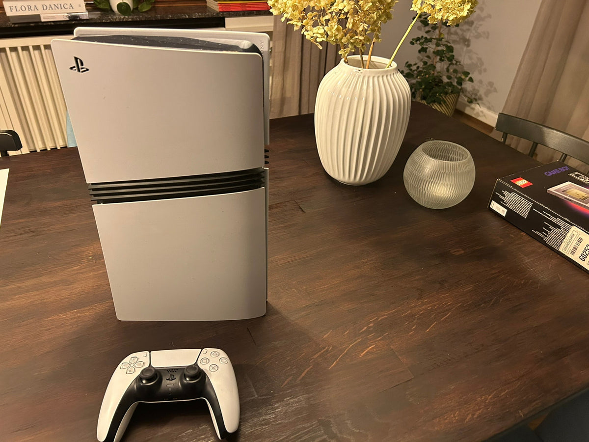Sony PlayStation 5 Pro – Excellent état + Manette DualSense